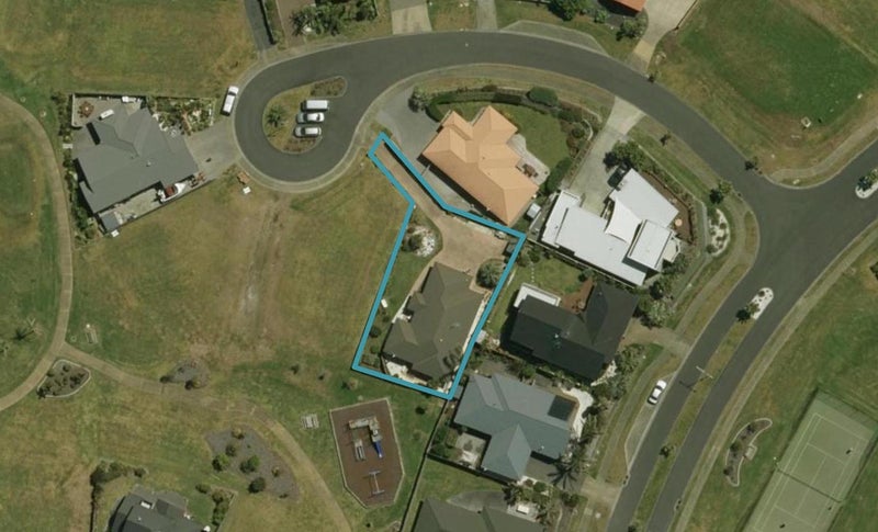 5 Cayman Court, One Tree Point - Carousel 1