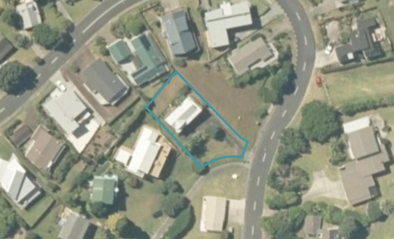 117 Bambury Place, Onemana, Whangamatā - Carousel 1