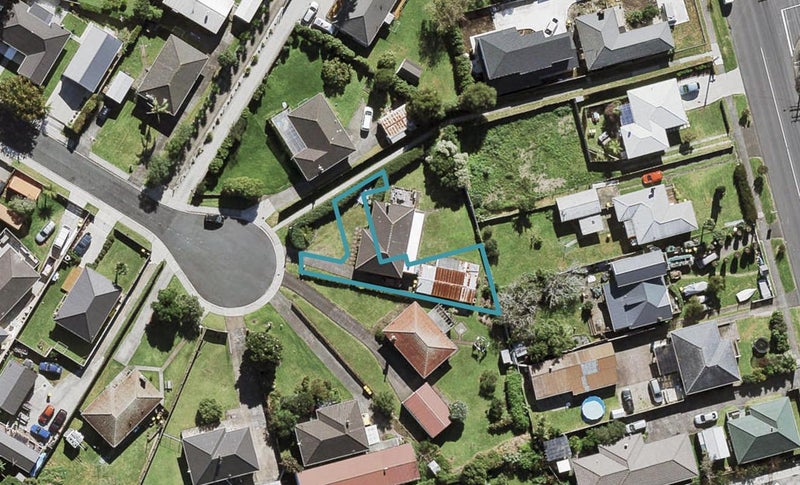 12F Shamrock Lane, Te Atatu Peninsula, Auckland - Carousel 1