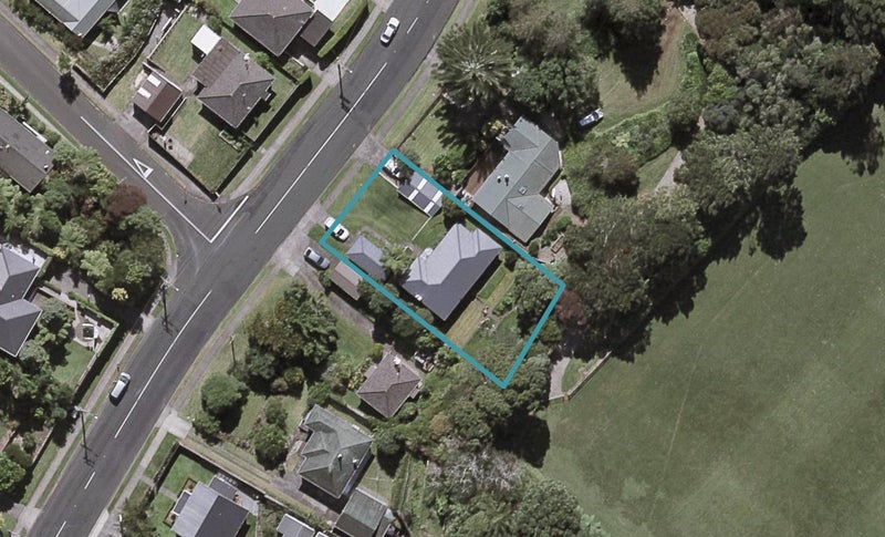 17 Awanui Street, Merrilands, New Plymouth - Carousel 1