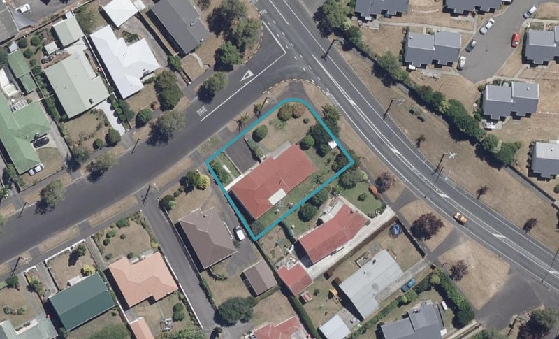 1 Ashbury Avenue, Silverdale, Hamilton - Carousel 1