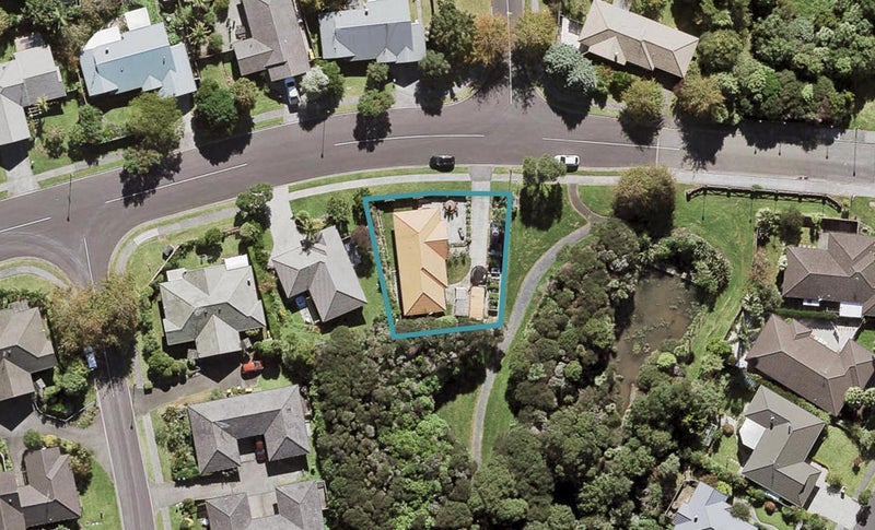 21 Rush Creek Drive, Westgate, Auckland - Carousel 1