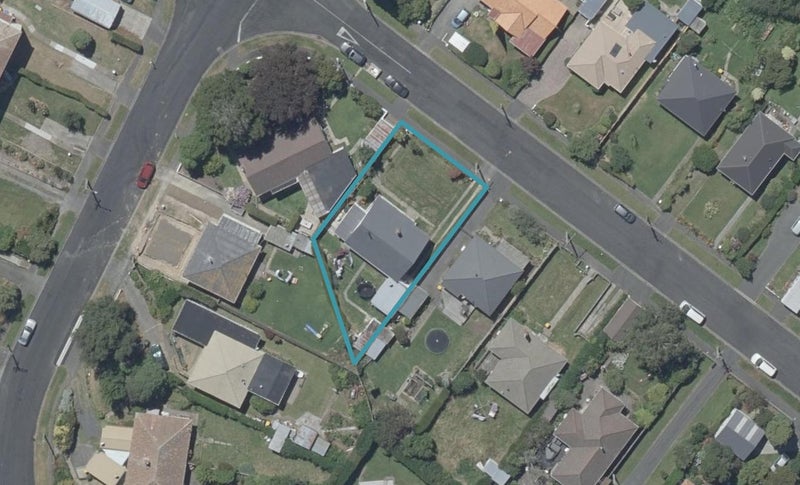 195 Burt Street, Wakari, Dunedin - Carousel 1