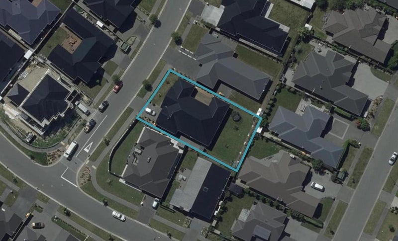 4 Bronco Drive, Aidanfield, Christchurch - Carousel 1