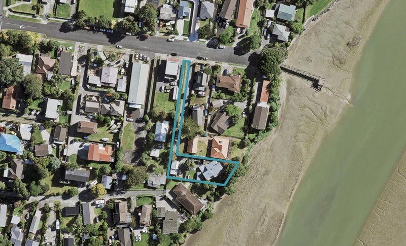 1/19 Beihlers Road, Weymouth, Auckland - Carousel 1