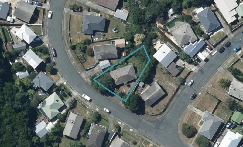 49 Rangituhi Crescent, Takapuwahia, Porirua - Carousel 1