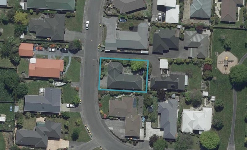 51 Regency Crescent, Redwood, Christchurch - Carousel 1