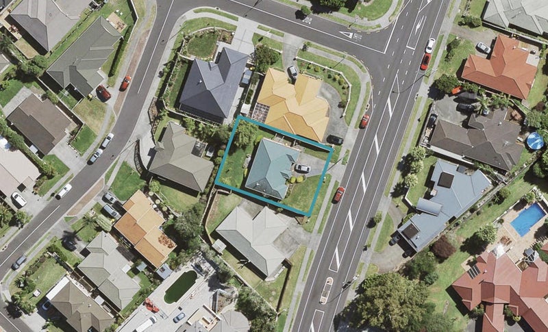 52 Summerland Drive, Henderson, Auckland - Carousel 1