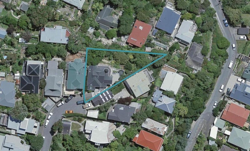 32 Mortimer Terrace, Aro Valley, Wellington - Carousel 1