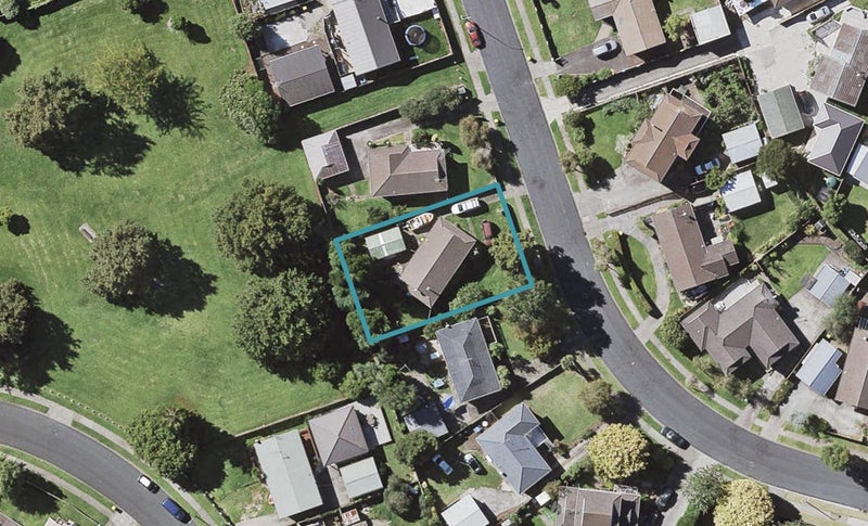 14 Lisa Rise, Half Moon Bay, Auckland - Carousel 1