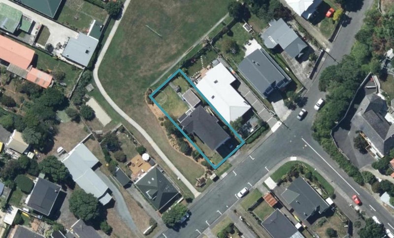 9 Cluny Road, Plimmerton, Porirua - Carousel 1