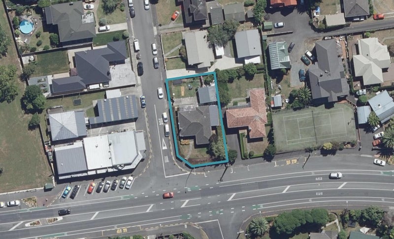 39 Cambridge Road, Hillcrest, Hamilton - Carousel 1