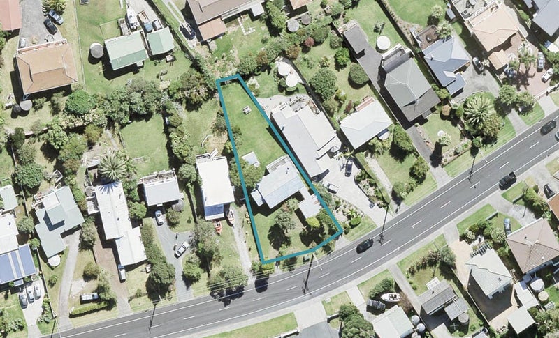 1324 Whangaparaoa Road, Army Bay, Whangaparaoa - Carousel 1