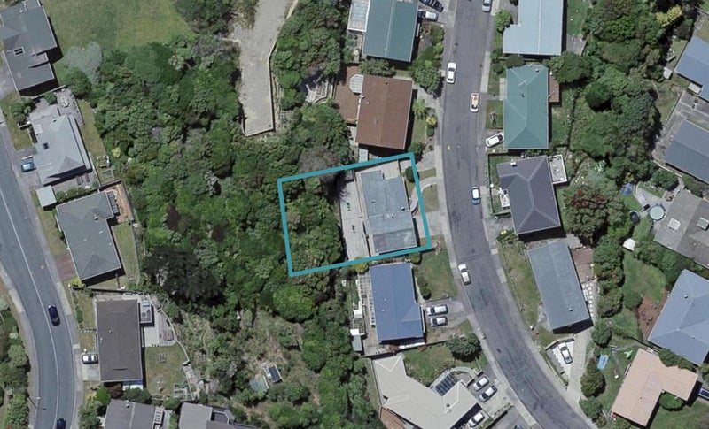 11 Fairburn Grove, Johnsonville, Wellington - Carousel 1