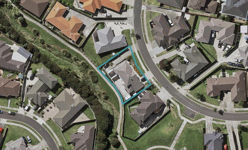 9 Innisowen Place, Flat Bush, Auckland - Carousel 1