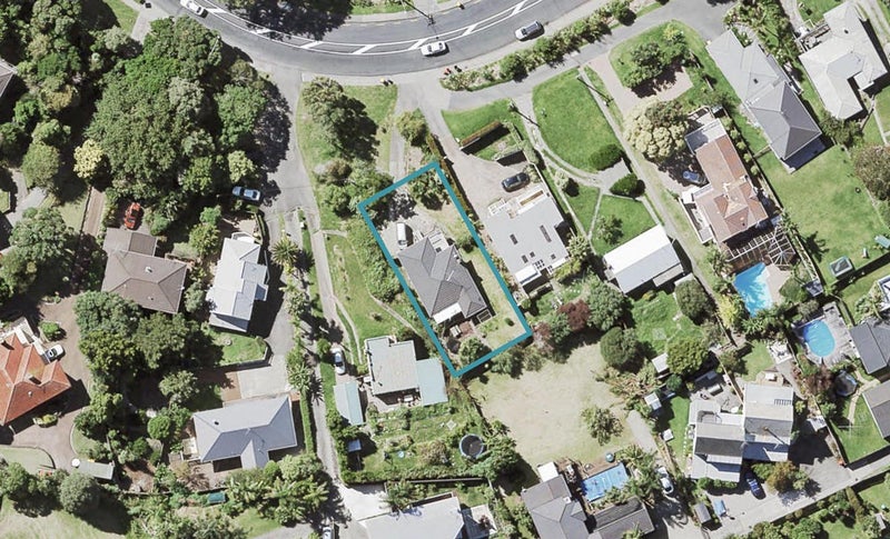 594 Beach Road, Rothesay Bay, Auckland - Carousel 1