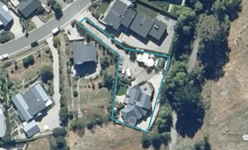 16 Milward Place, Kelvin Heights, Queenstown - Carousel 1