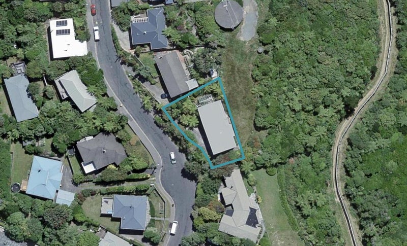 21 Versailles Street, Karori, Wellington - Carousel 1