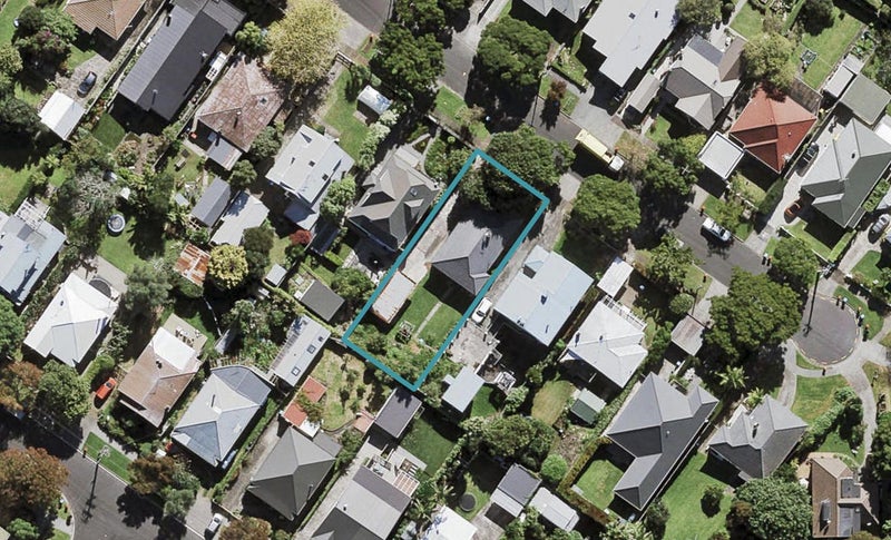 15 Brewster Avenue, Morningside, Auckland - Carousel 1