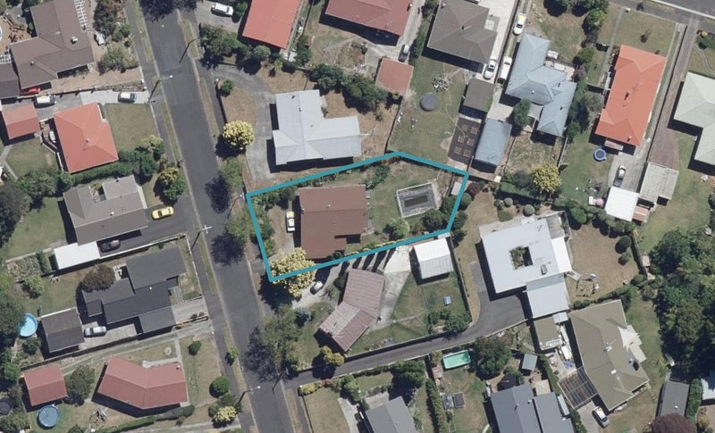 5 Beverley Crescent, Hillcrest, Hamilton - Carousel 1