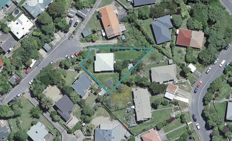 14 Wavell Street, Karori, Wellington - Carousel 1