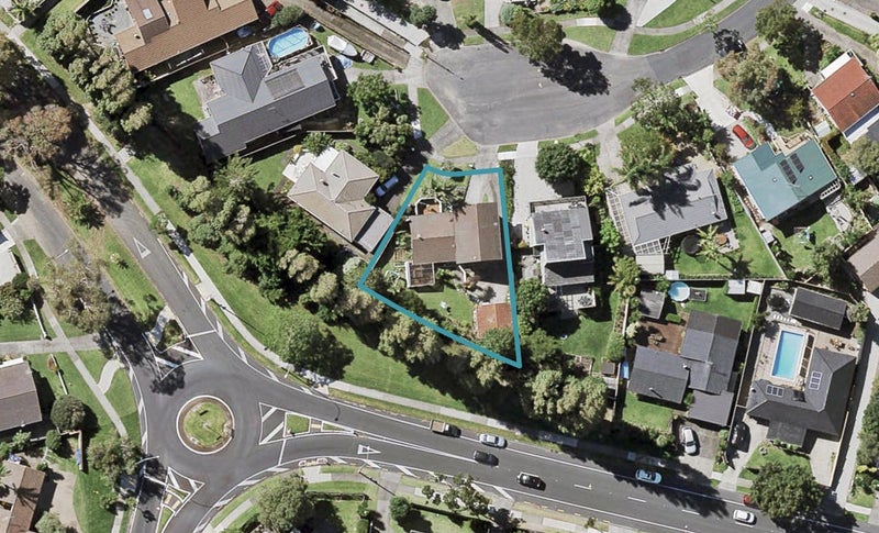 22 Lilian Place, Farm Cove, Auckland - Carousel 1