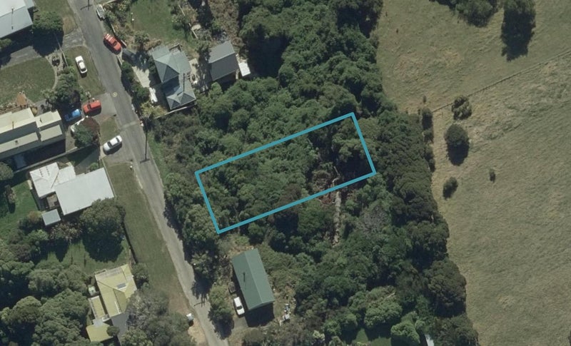 63 Oxley Crescent, Broad Bay, Dunedin - Carousel 1