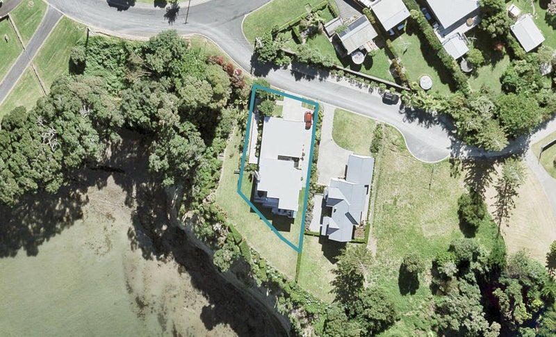 2 East Point, Manly, Whangaparaoa - Carousel 1