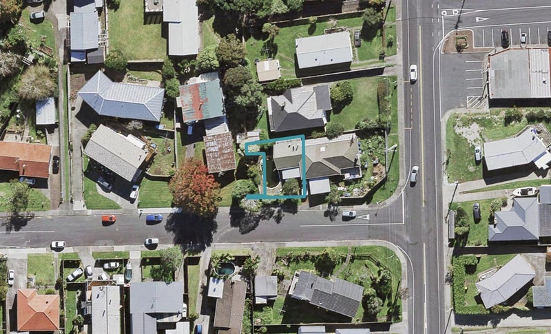 1A Flaxdale Street, Birkdale, Auckland - Carousel 1