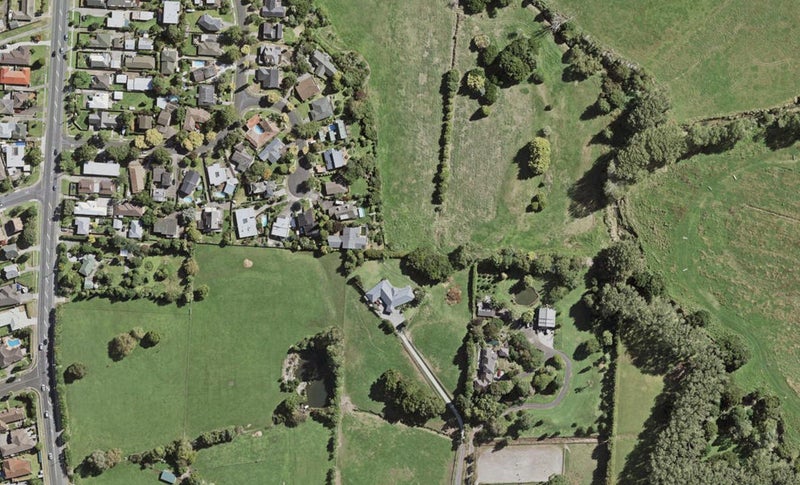189 Otuwairoa Esplanade, Ōpaheke, Papakura - Carousel 1