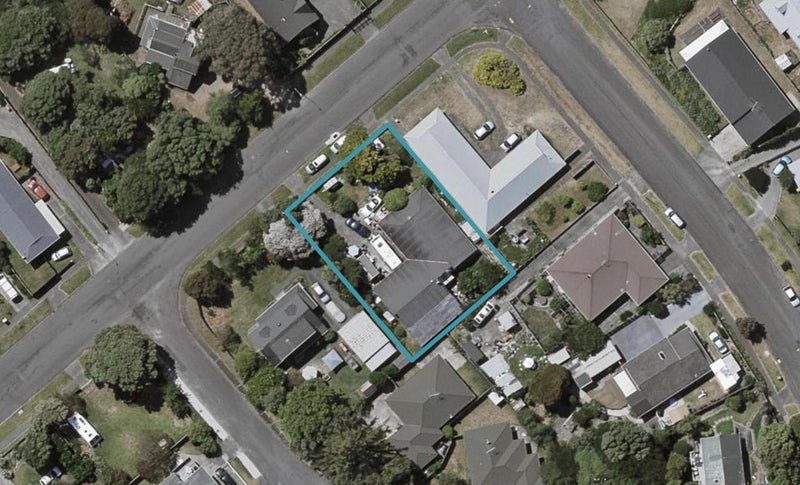 52 Queens Road, Waikanae Beach, Waikanae - Carousel 1