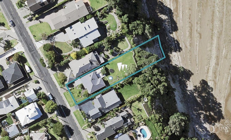 102 Clovelly Road, Bucklands Beach, Auckland - Carousel 1