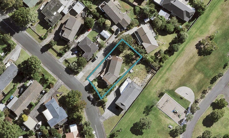 35 Longreach Drive, Sunnyvale, Auckland - Carousel 1