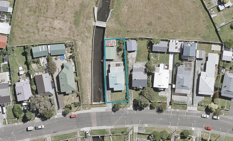 15 Elizabeth Street, Moera, Lower Hutt - Carousel 1