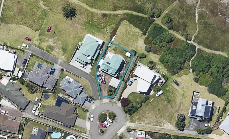 10 Captains Cove, Coastlands, Whakatane - Carousel 1