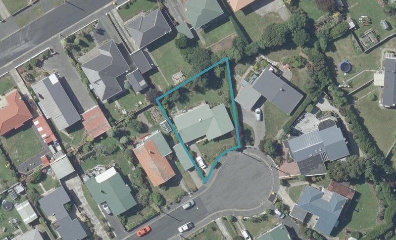 11 Erskine Place, Saint Clair, Dunedin - Carousel 1