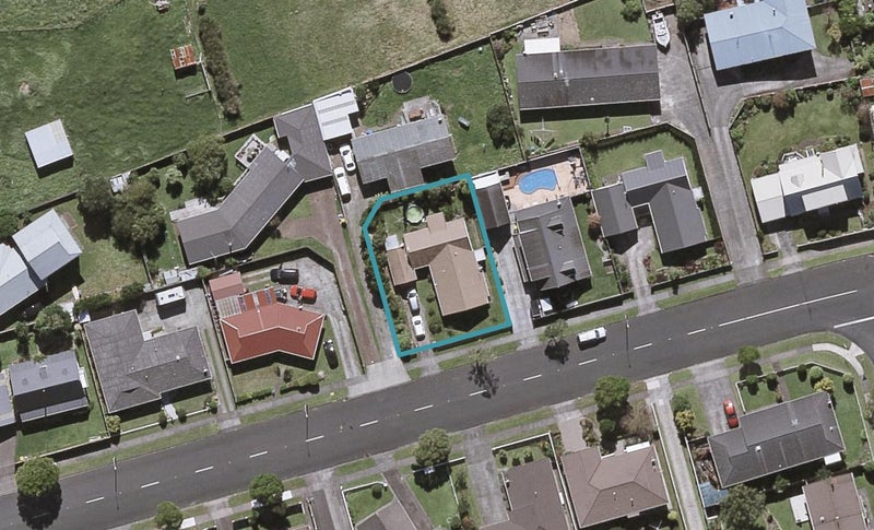 11 Poplar Grove, Whalers Gate, New Plymouth - Carousel 1