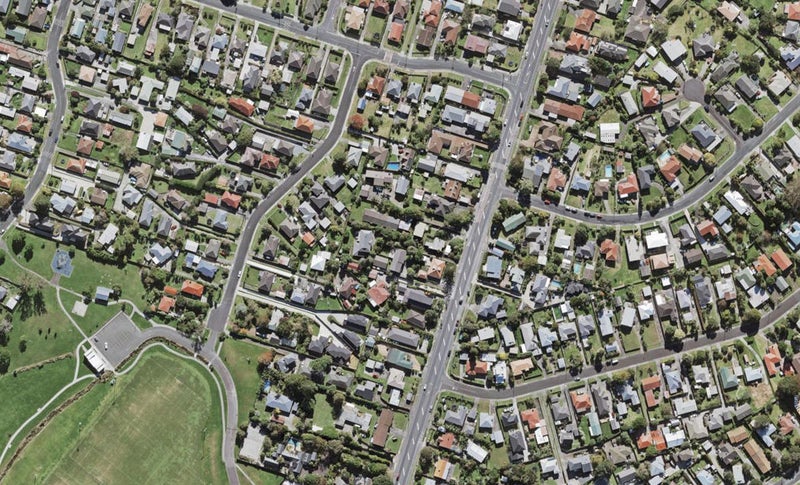 196 Te Atatu Road, Te Atatu South, Auckland - Carousel 1