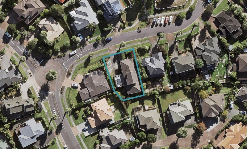 3 Capri Place, Unsworth Heights, Auckland - Carousel 1