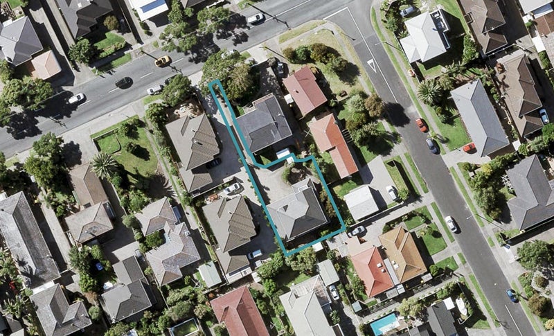 12A Eastern Beach Road, Eastern Beach, Auckland - Carousel 1