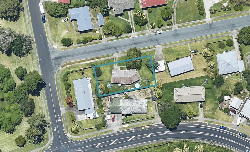 1 Dunton Drive, Welcome Bay, Tauranga - Carousel 1