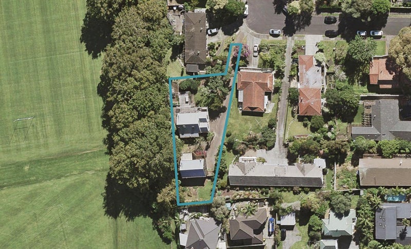 2/10 Mahuta Grove, Northcote, Auckland - Carousel 1