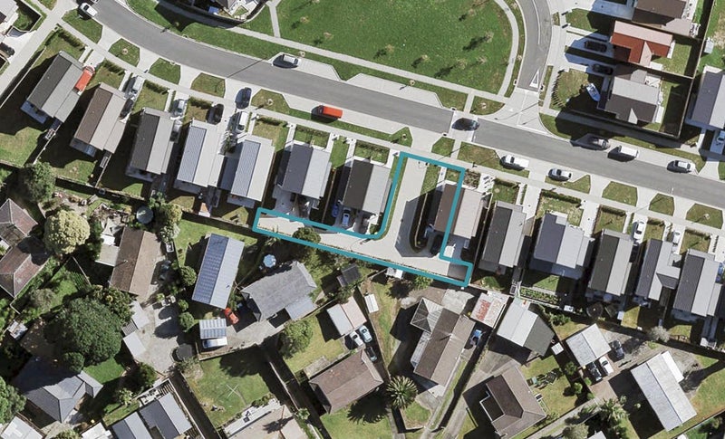 90 Kaimoana Street, Weymouth, Auckland - Carousel 1