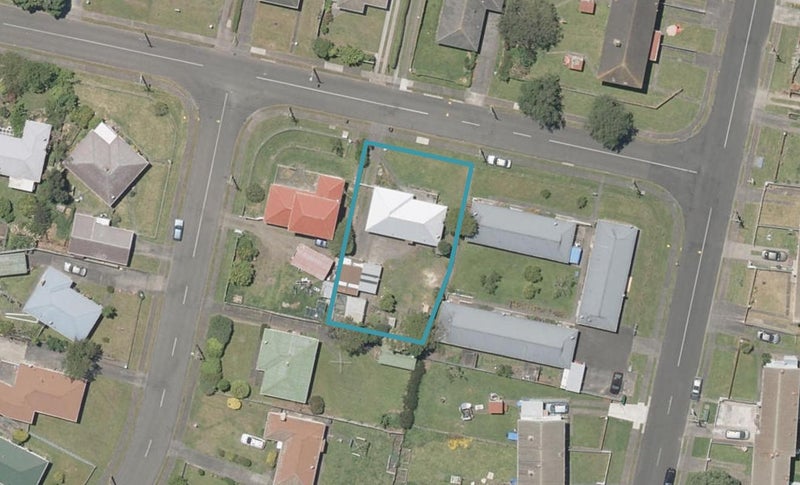42 Hinemoa Street, Whanganui East, Whanganui - Carousel 1