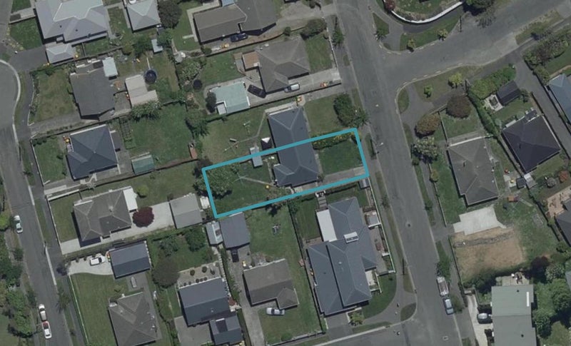 63 Garreg Road, Bryndwr, Christchurch - Carousel 1