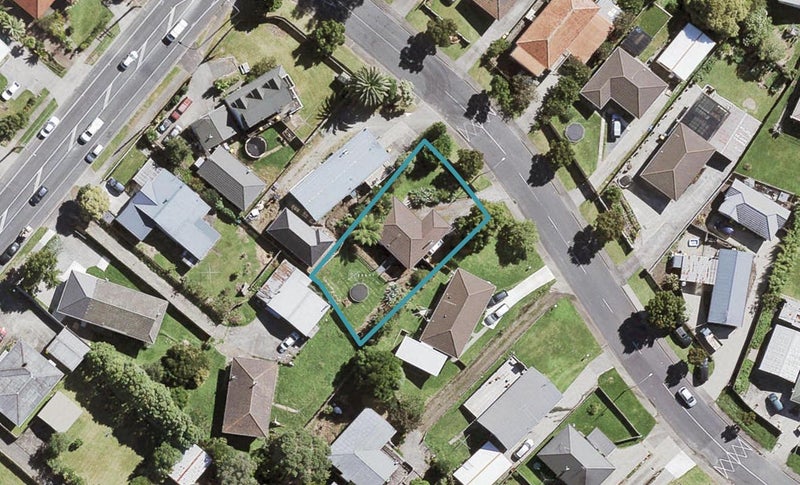 52 Farwood Drive, Henderson, Auckland - Carousel 1