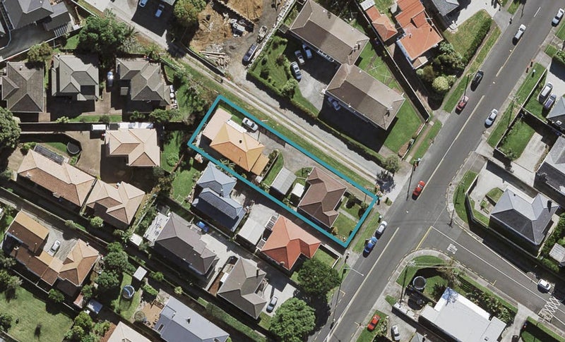 39B Hayr Road, Three Kings, Auckland - Carousel 1