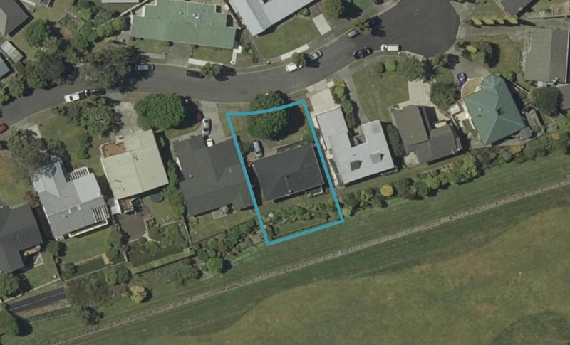 16 Opawa Place, Terrace End, Palmerston North - Carousel 1