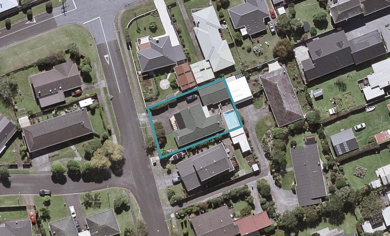 5 John Guthrie Place, Merrilands, New Plymouth - Carousel 1