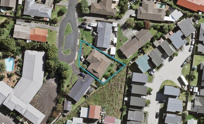10 Papatahi Place, Henderson, Auckland - Carousel 1